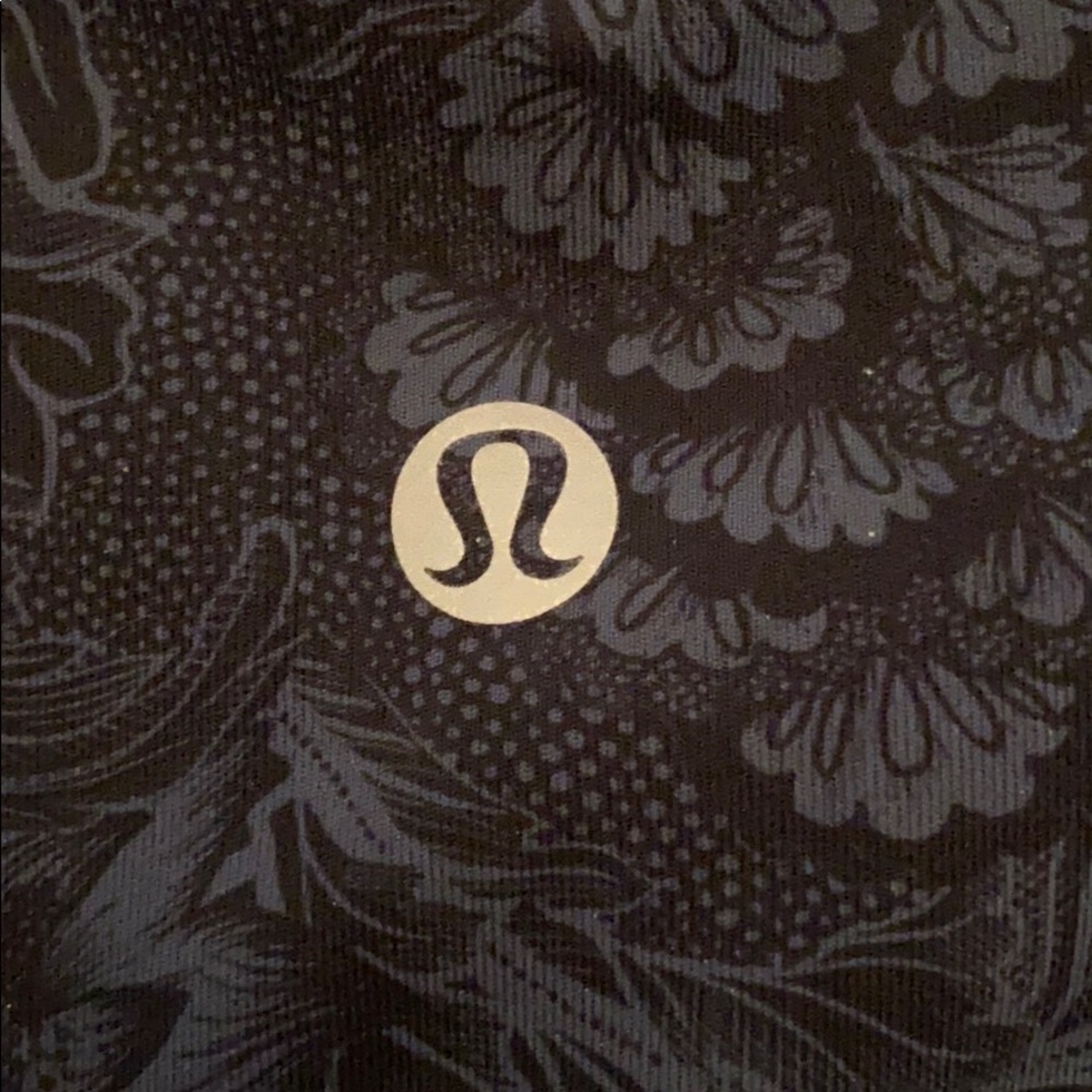 Lululemon capris - Picture 5 of 5